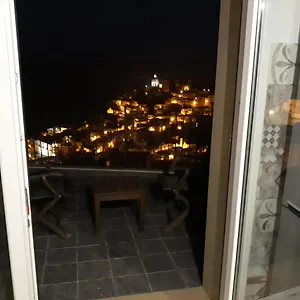Via Pezza 100 Apartmanhotel Ragusa